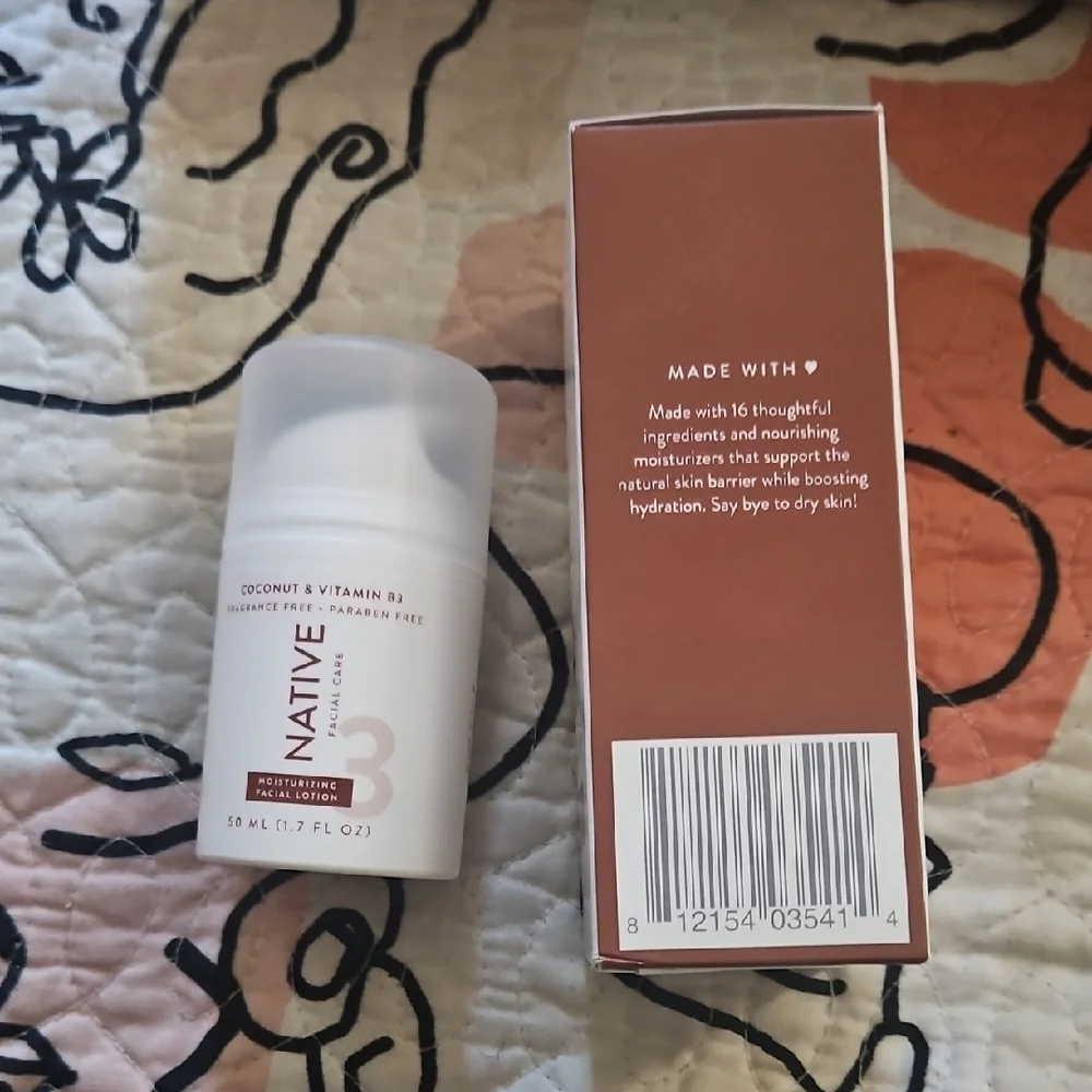 Native Facial Care Moisturizing Lotion with Coconut and Vitamin B3 ** TWO LEFT *